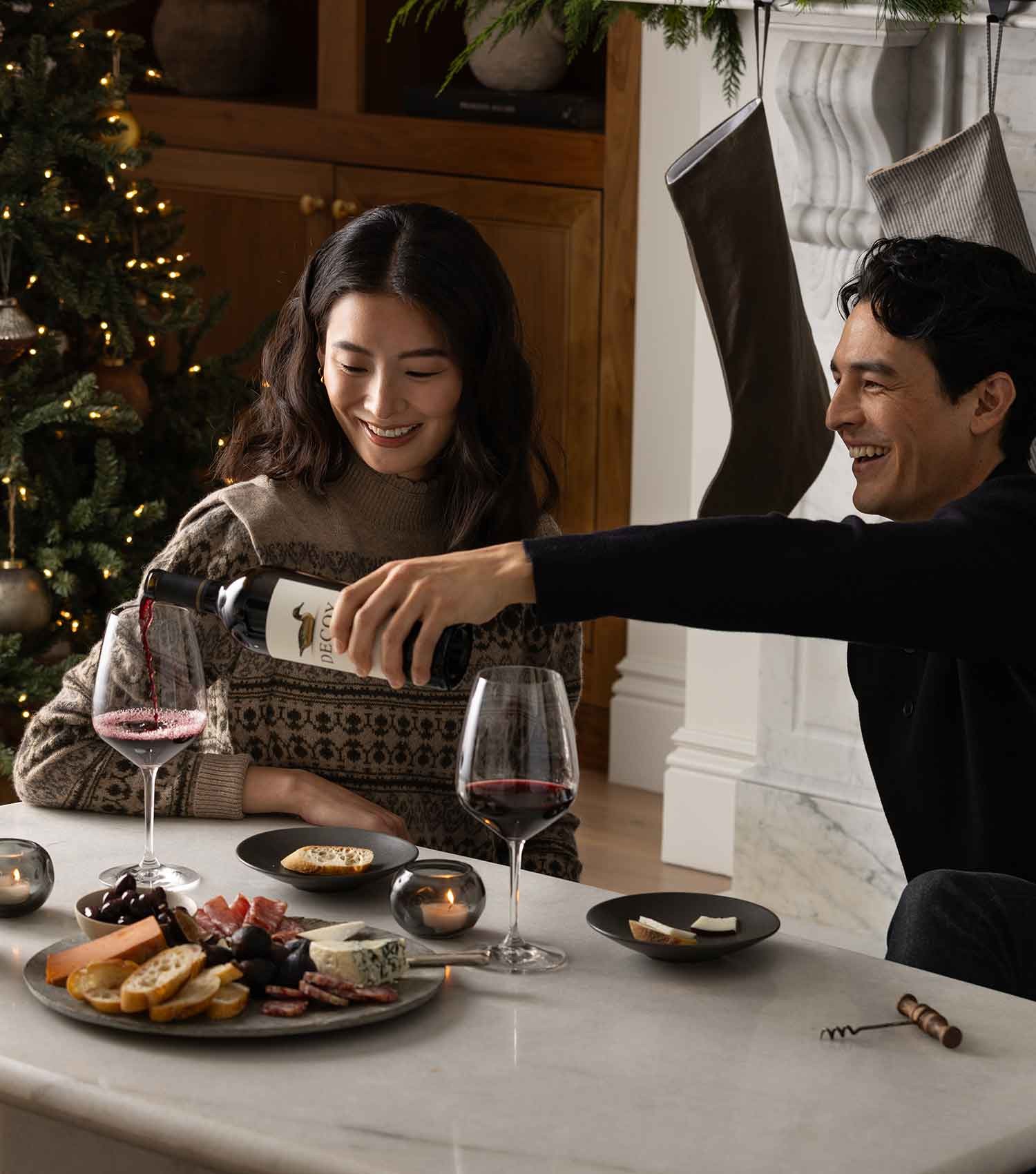 Couple drinking Decoy