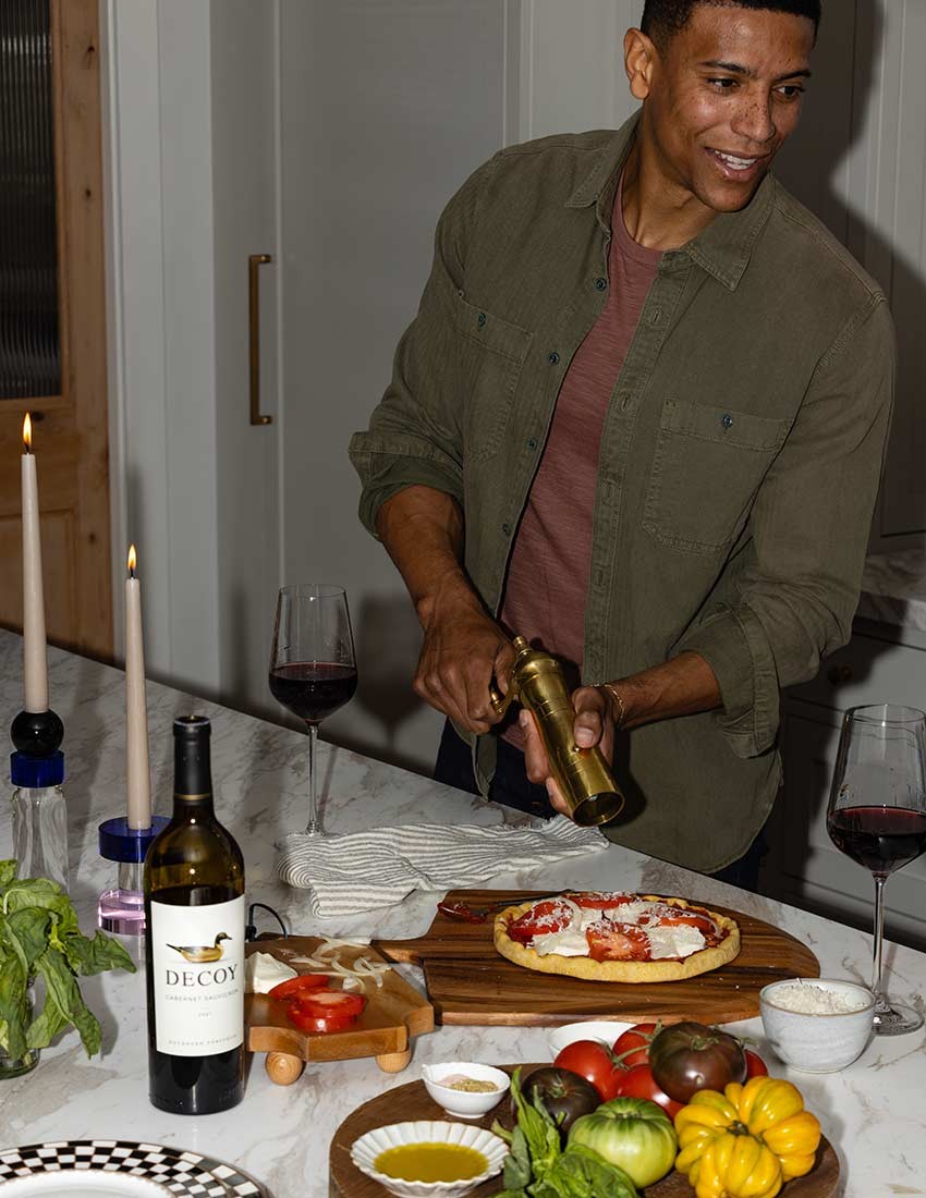 Pouring Decoy Featherweight Sauvignon Blanc